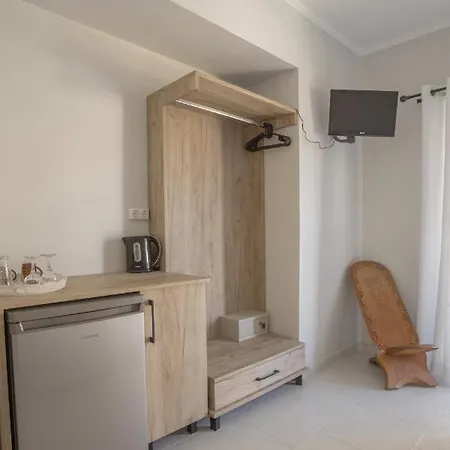 Aggelos & Deluxe Апарт-отель Нидри