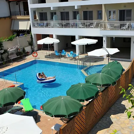 Aggelos Apartments&deluxe 2*