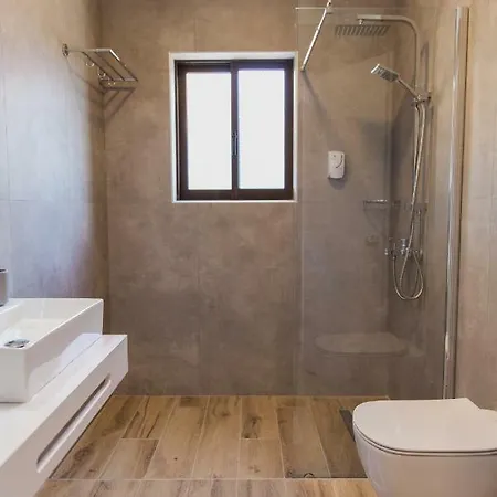 Апарт-отель Aggelos & Deluxe 4*