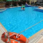 Aggelos & Deluxe Lejlighedshotel 4*