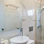 Aggelos & Deluxe Lejlighedshotel 4*