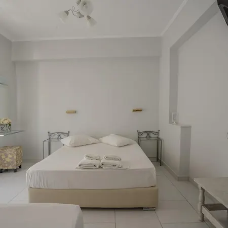 Aggelos & Deluxe 公寓式酒店 4*