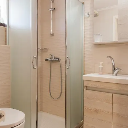 Aggelos & Deluxe 公寓式酒店