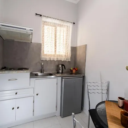 Aggelos & Deluxe 2* Nydri (Lefkada)