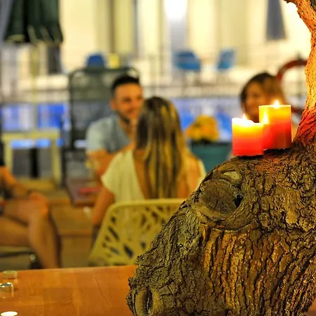 Aggelos & Deluxe 2* Nydri (Lefkada)