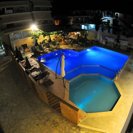 公寓式酒店 Aggelos & Deluxe 4*