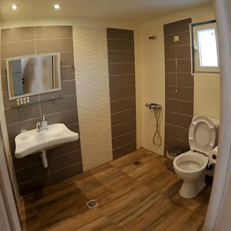 Aggelos & Deluxe 公寓式酒店 4*