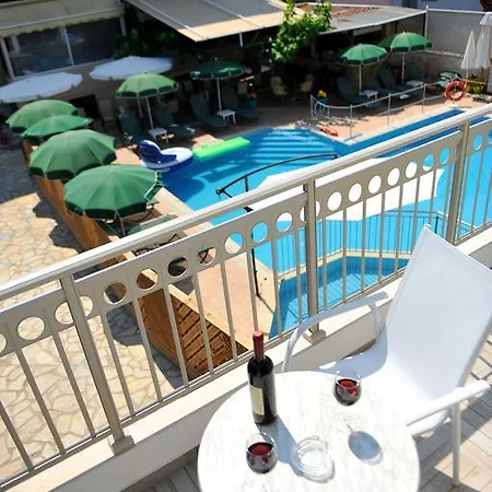 Aggelos & Deluxe 2* Nydri (Lefkada)