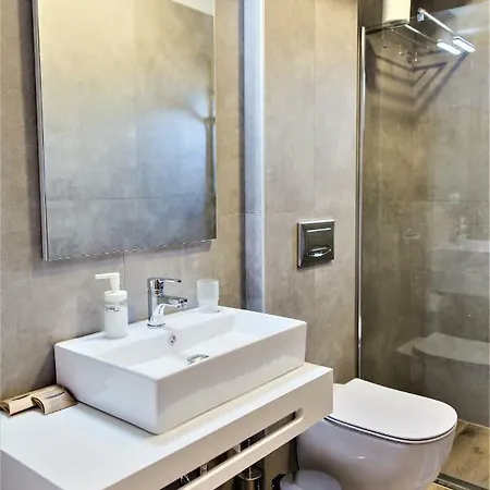 Aggelos & Deluxe 奈德里