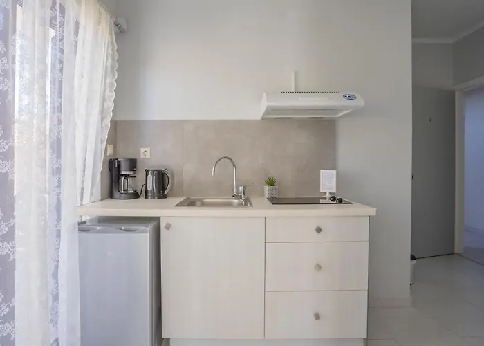 Aggelos & Deluxe Nydri (Lefkada)