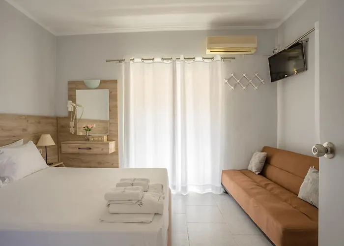 Aggelos & Deluxe Aparthotel