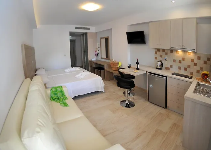 Aparthotel Aggelos & Deluxe