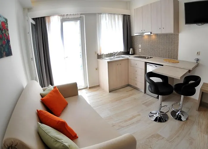 Aparthotel Aggelos & Deluxe 4*