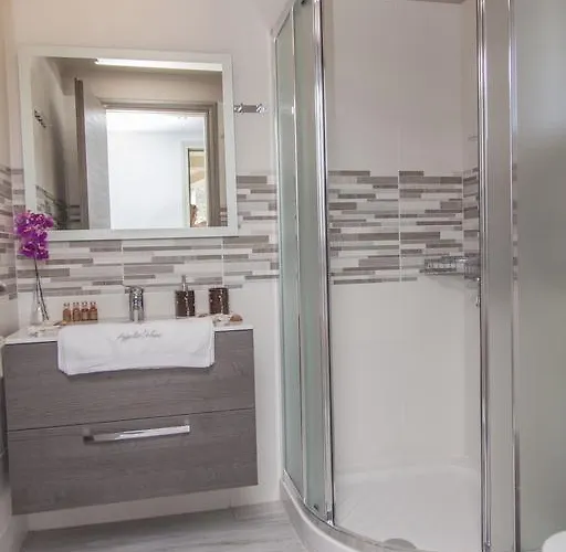 Aggelos & Deluxe Apart Otel