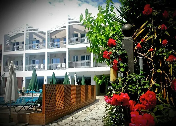 Aggelos & Deluxe Aparthotel