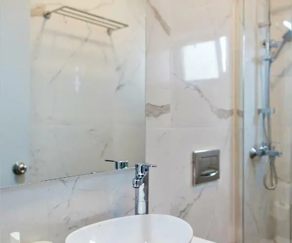 Aggelos & Deluxe Apart Otel 4*