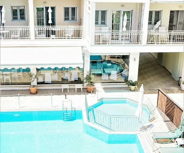 Aggelos & Deluxe Aparthotel 4*