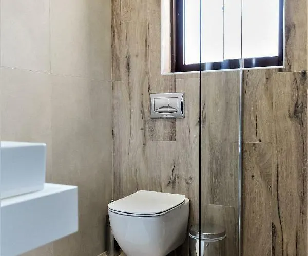 Aggelos & Deluxe Aparthotel Nydri (Lefkada)